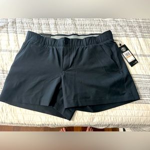 Under Armour women’s fitted heatgear shorts, NWT size 12